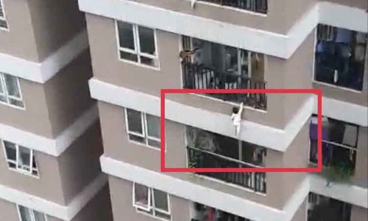Phép tính sửng sốt về sức nặng mà siêu anh hùng phải chịu khi đỡ bé rơi từ tầng 12 chung cư: Nhân sinh có những khoảnh khắc kì diệu hơn cả phim hollywood, khoa học không thể lý giải! - Ảnh 1.